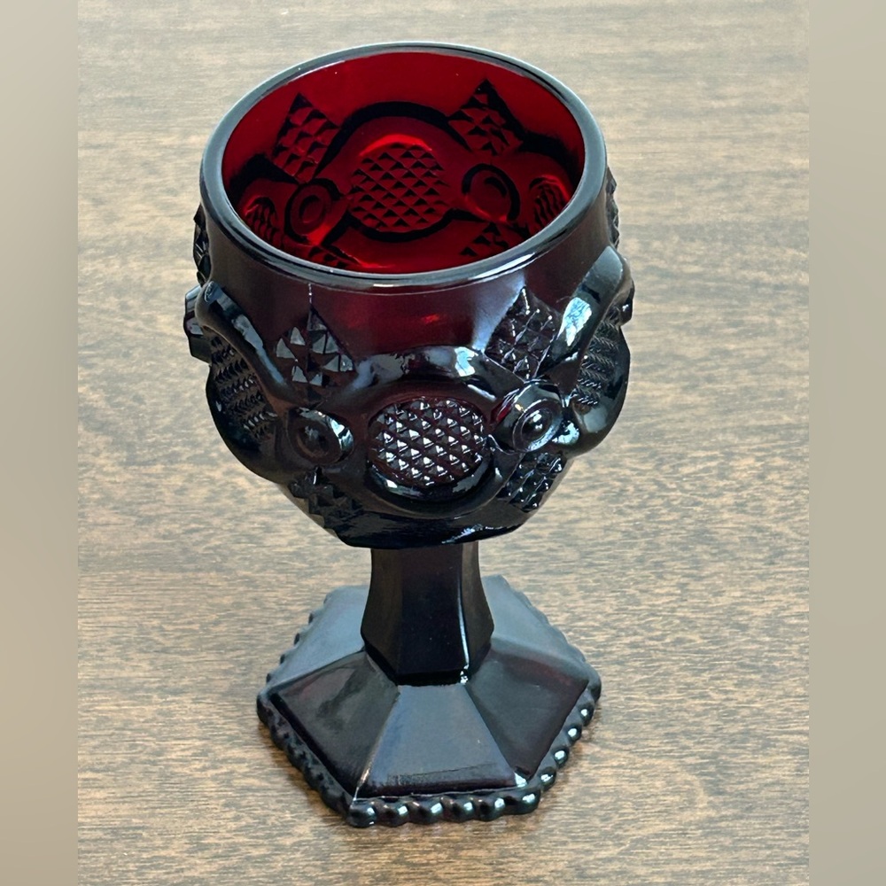 AVON 1876 CAPE COD COLLECTION RUBY RED GLASS STEMMED WINE GOBLET